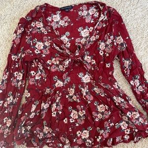 American Eagle key hole top